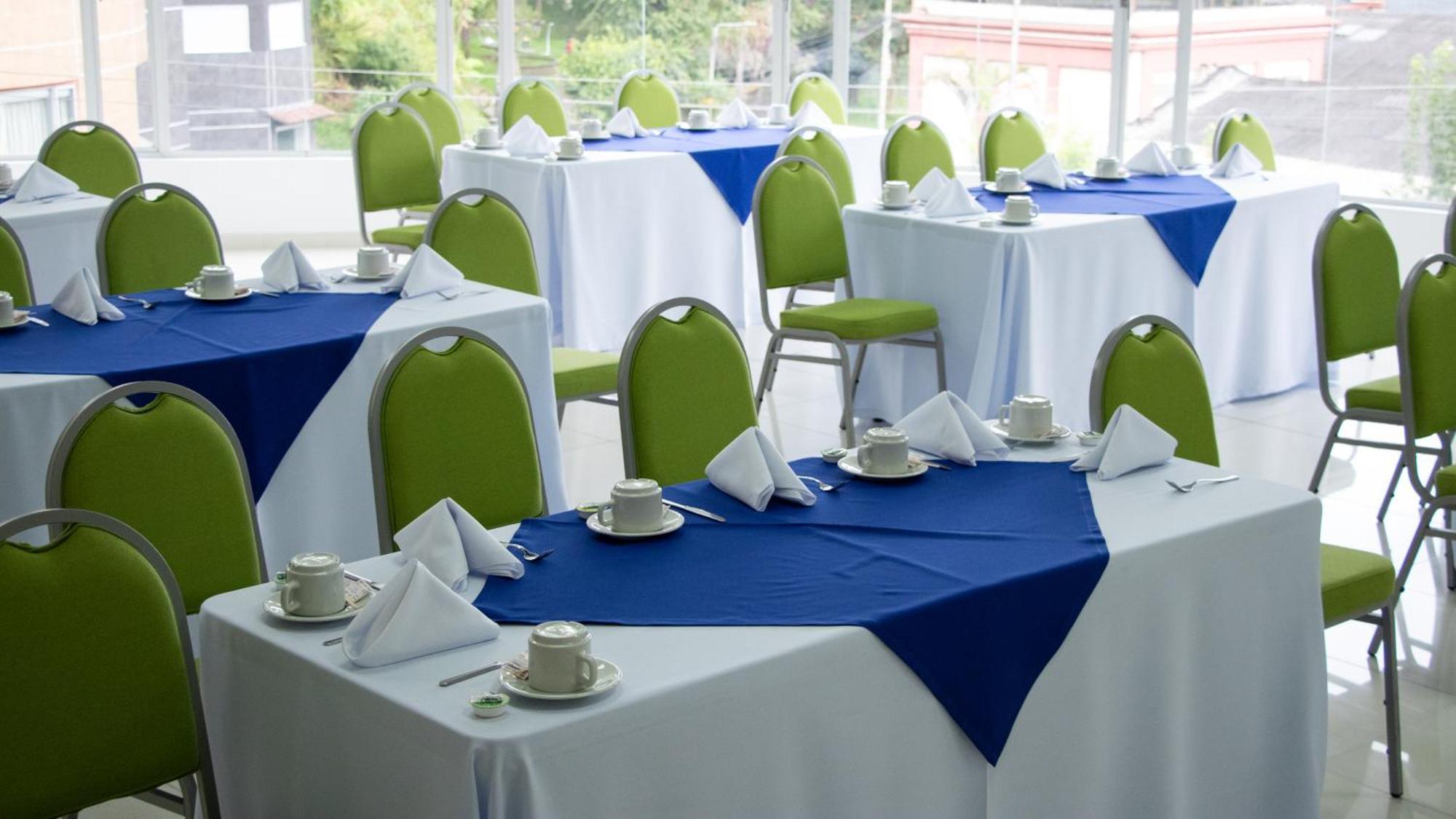 מניזאלס Benidorm Hotel מראה חיצוני תמונה
