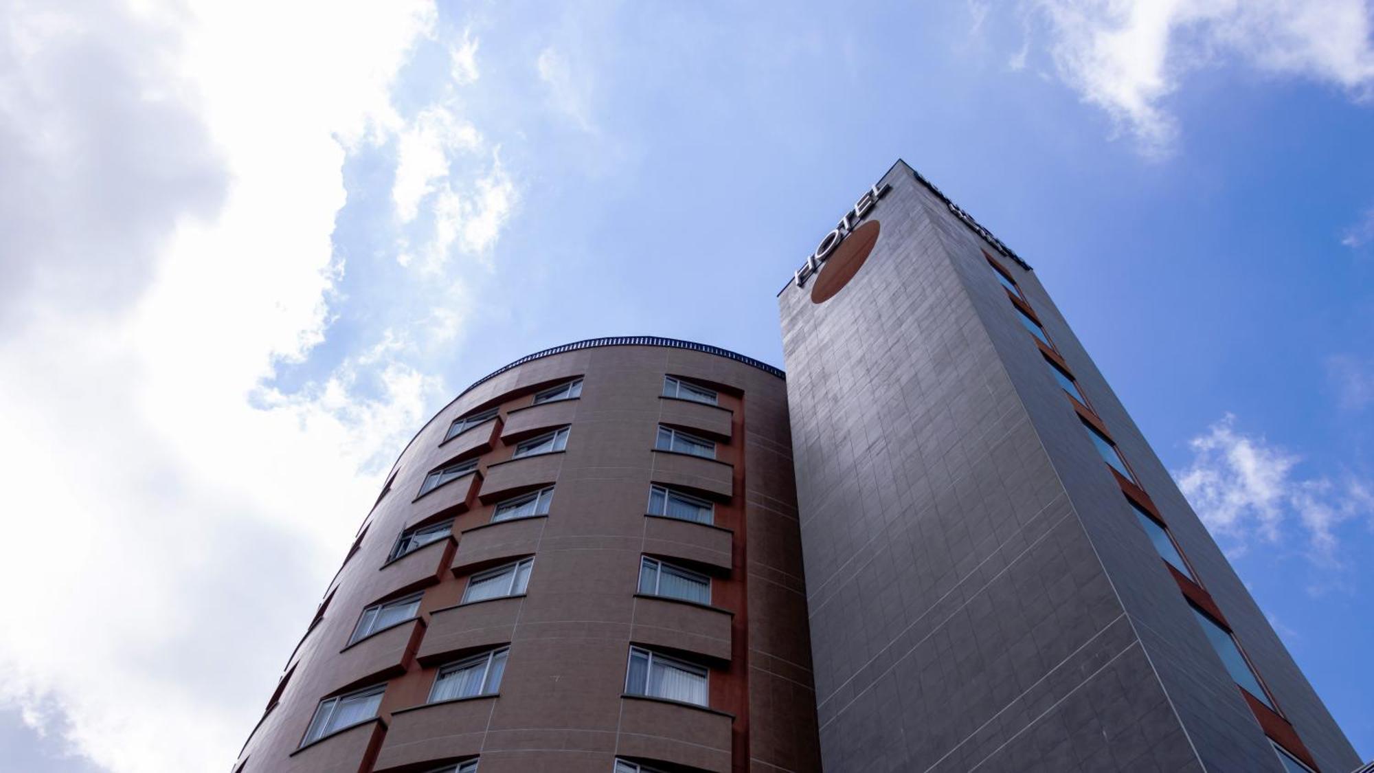 מניזאלס Benidorm Hotel מראה חיצוני תמונה