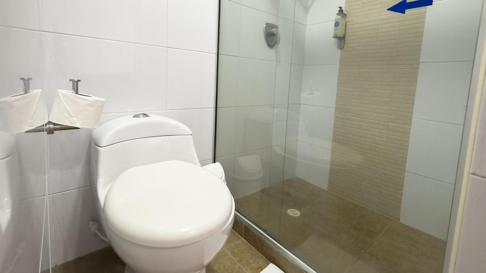 מניזאלס Benidorm Hotel מראה חיצוני תמונה