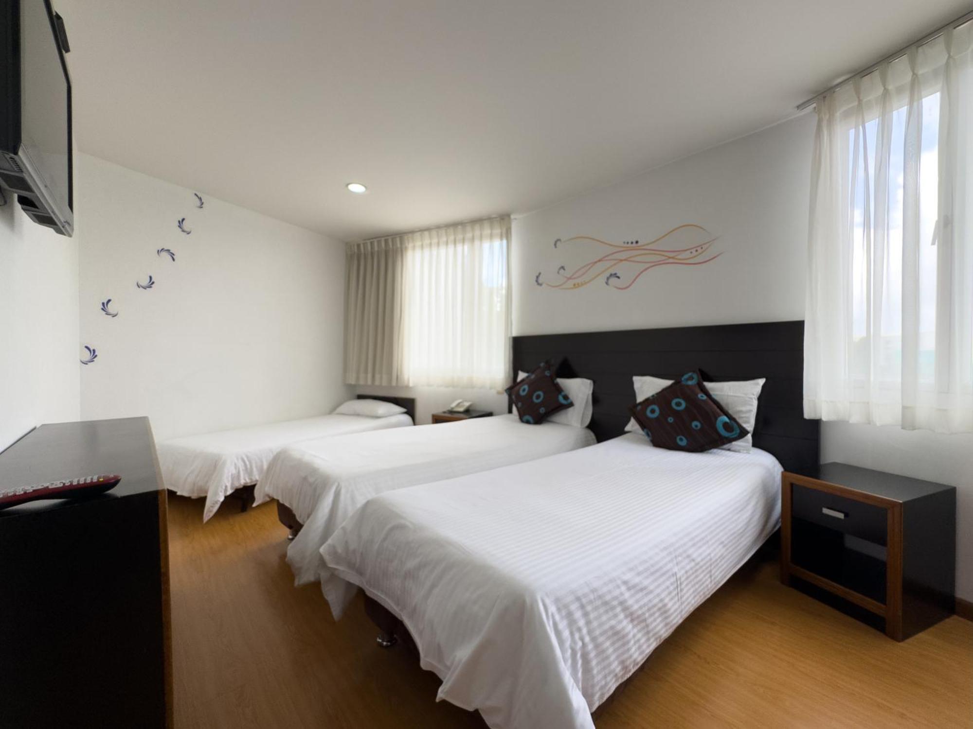 מניזאלס Benidorm Hotel מראה חיצוני תמונה