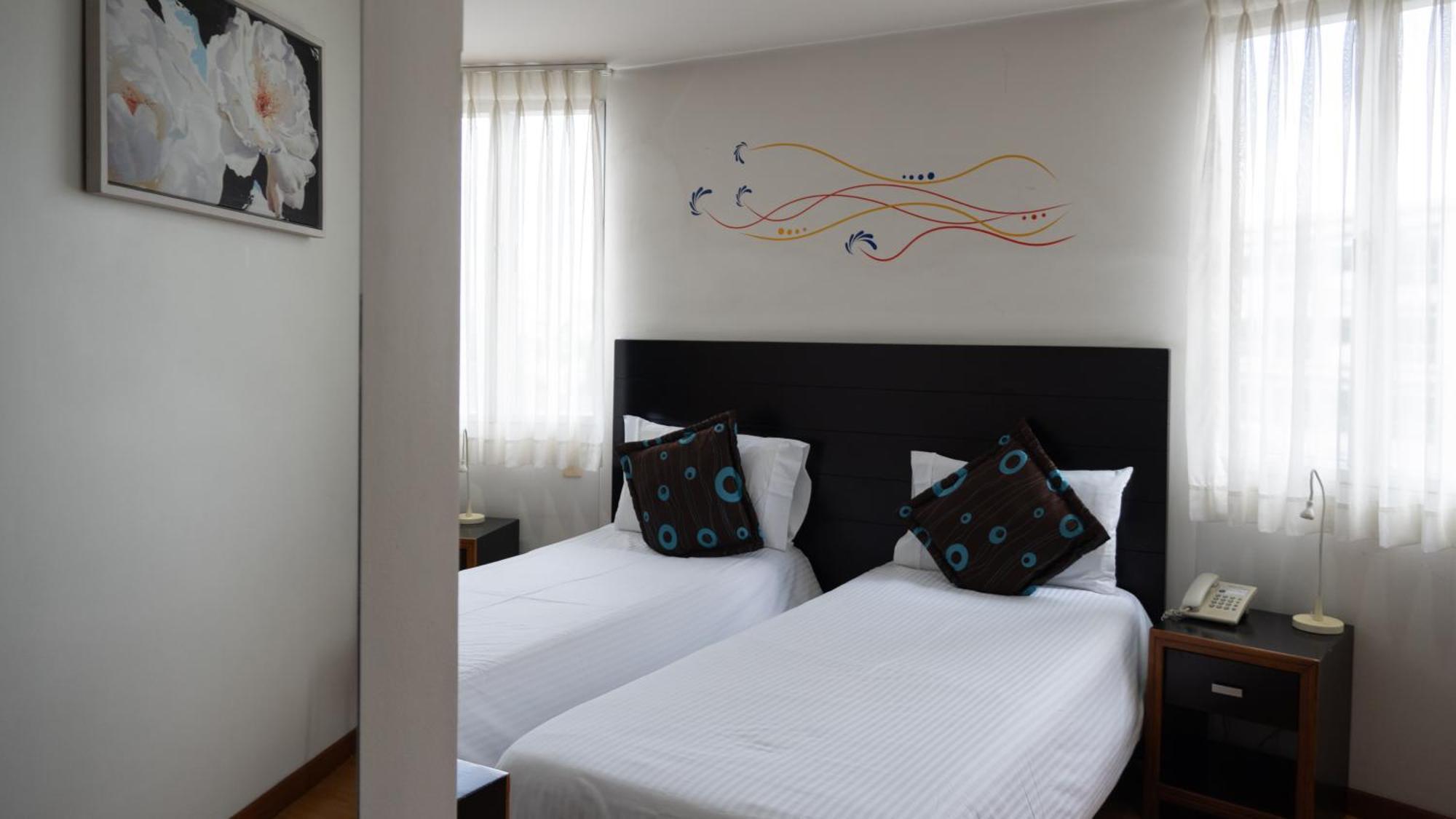 מניזאלס Benidorm Hotel מראה חיצוני תמונה