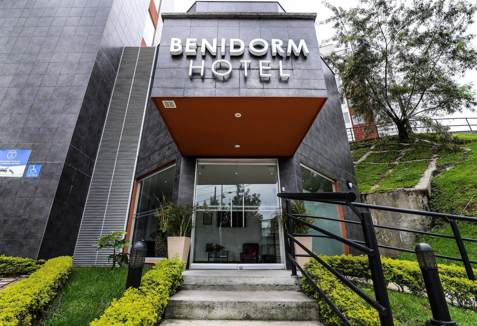 מניזאלס Benidorm Hotel מראה חיצוני תמונה